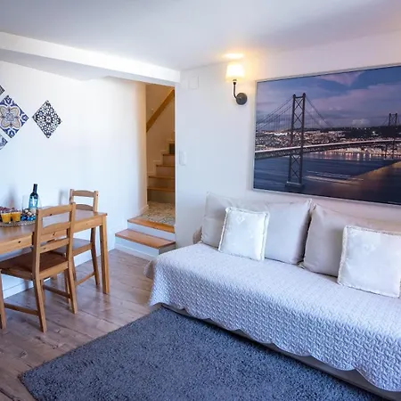 Alfama River View Apartman *